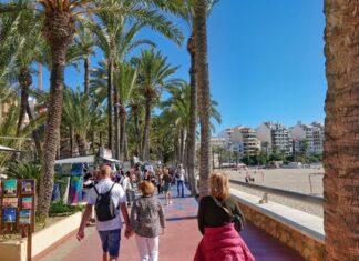 Brits travelling to Benidorm issued crucial advice as hotspot is ‘busier than ever’